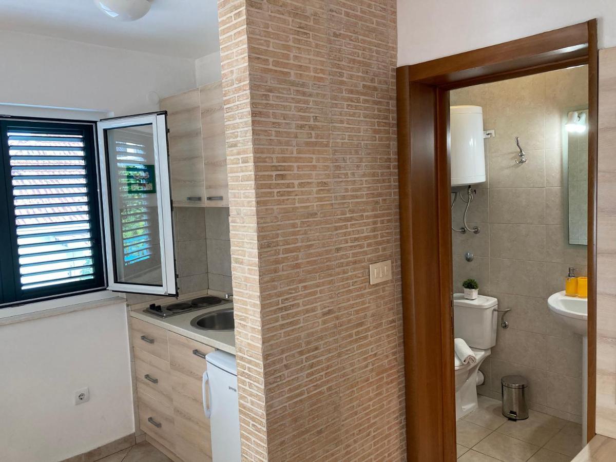 Apartments Milicevic Херцег Нови Екстериор снимка