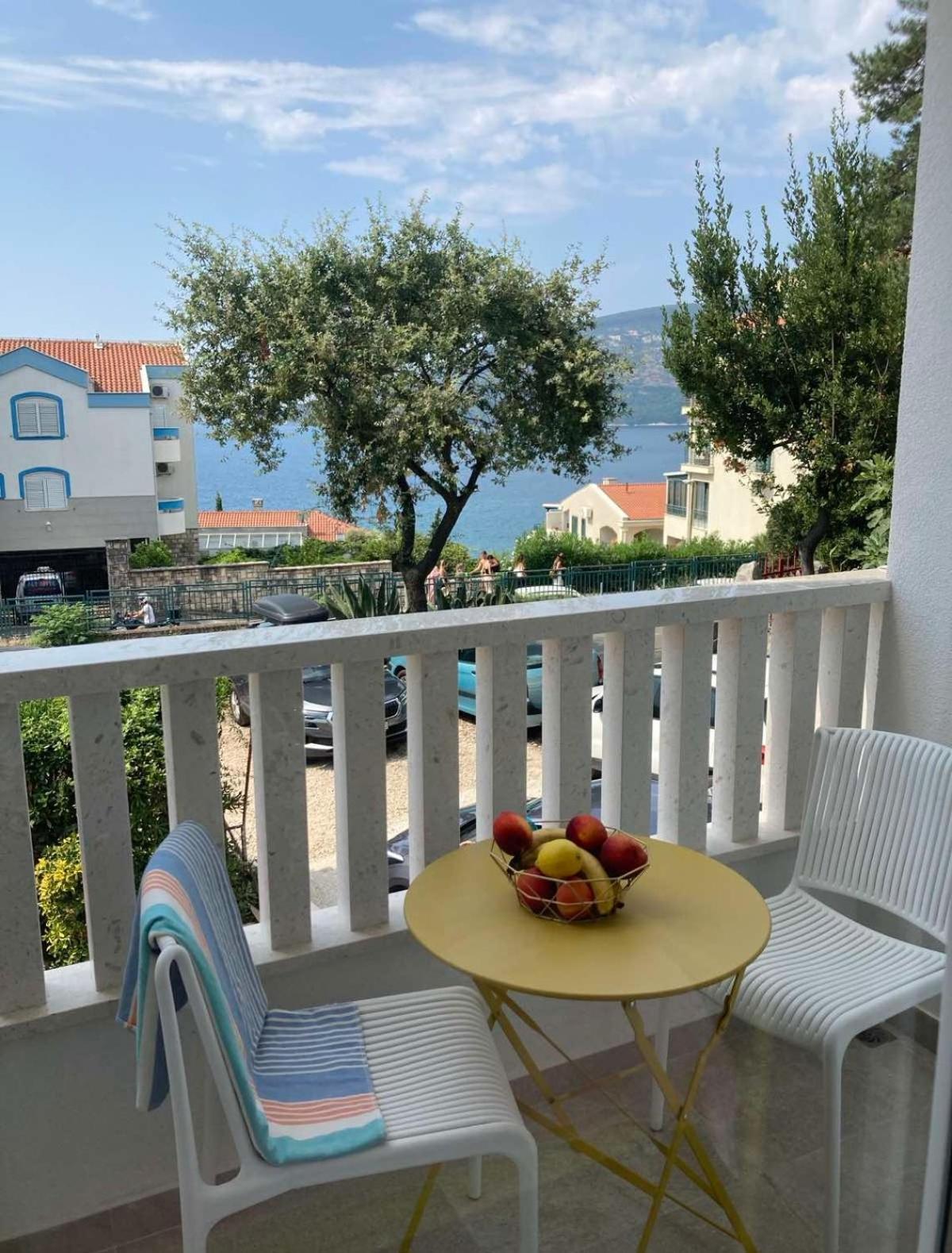 Apartments Milicevic Херцег Нови Екстериор снимка